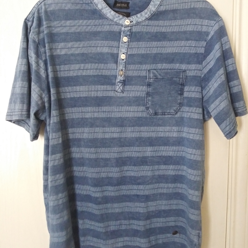 Blue stripes tee